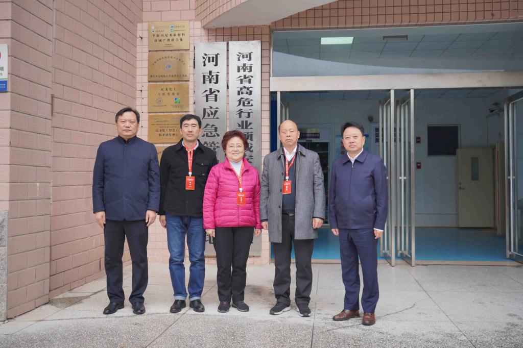 深化實踐教學改革 共筑卓越育人平臺——華東理工大學樂清華教授蒞臨指導工作